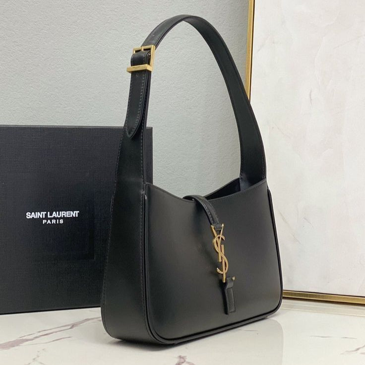 Le 5 à 7 YSL
